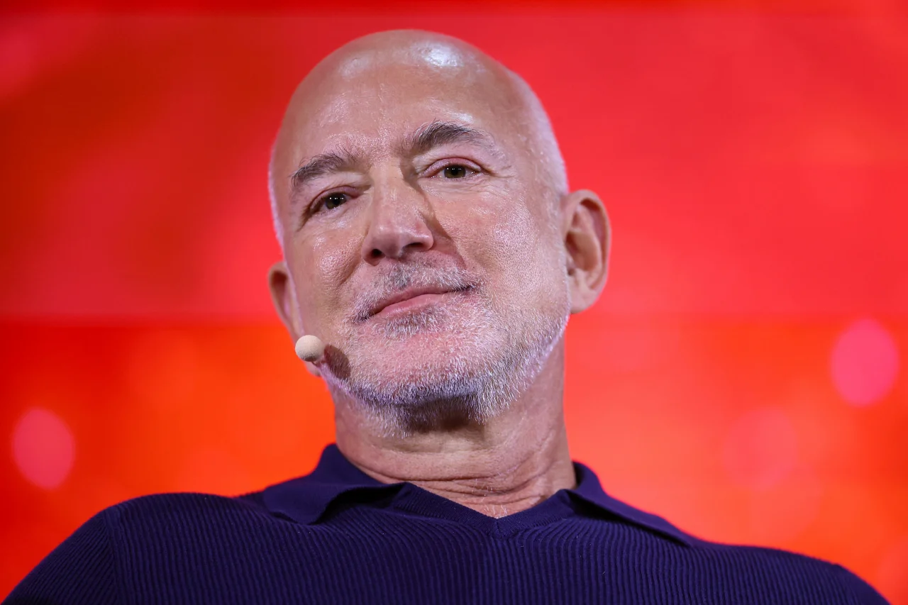 Após explosão em maio, Blue Origin de Jeff Bezos planeja nova decolagem ainda em 2026