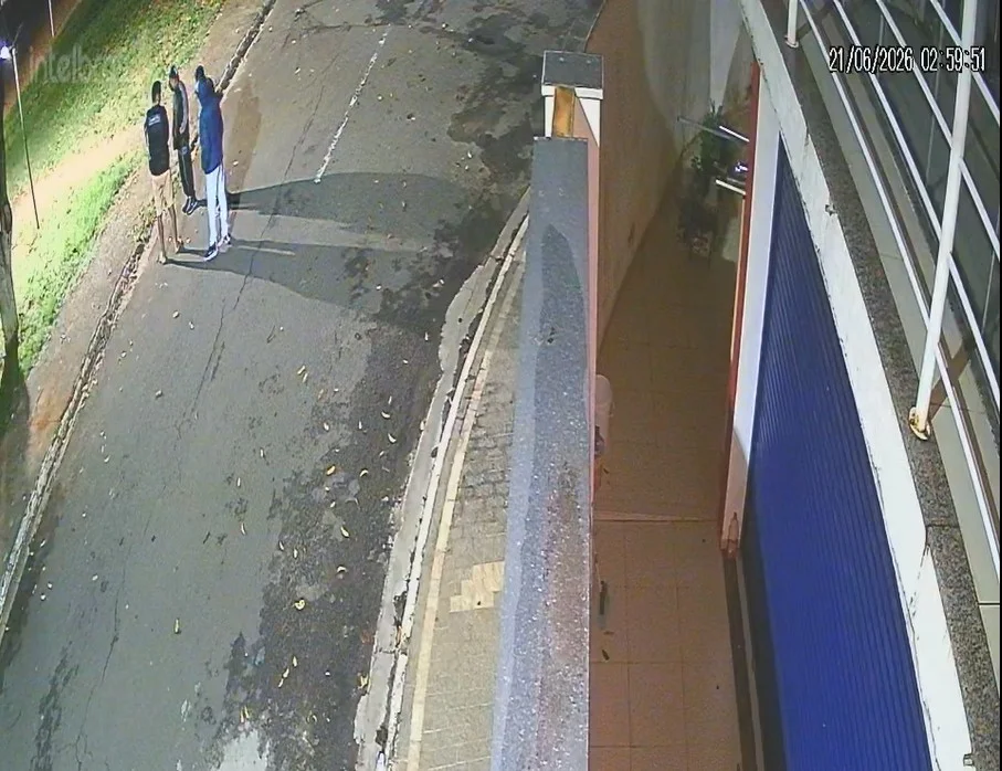 Vídeo mostra suspeitos abordando funcionário de padaria morto após sequestro em Piracicaba; assista