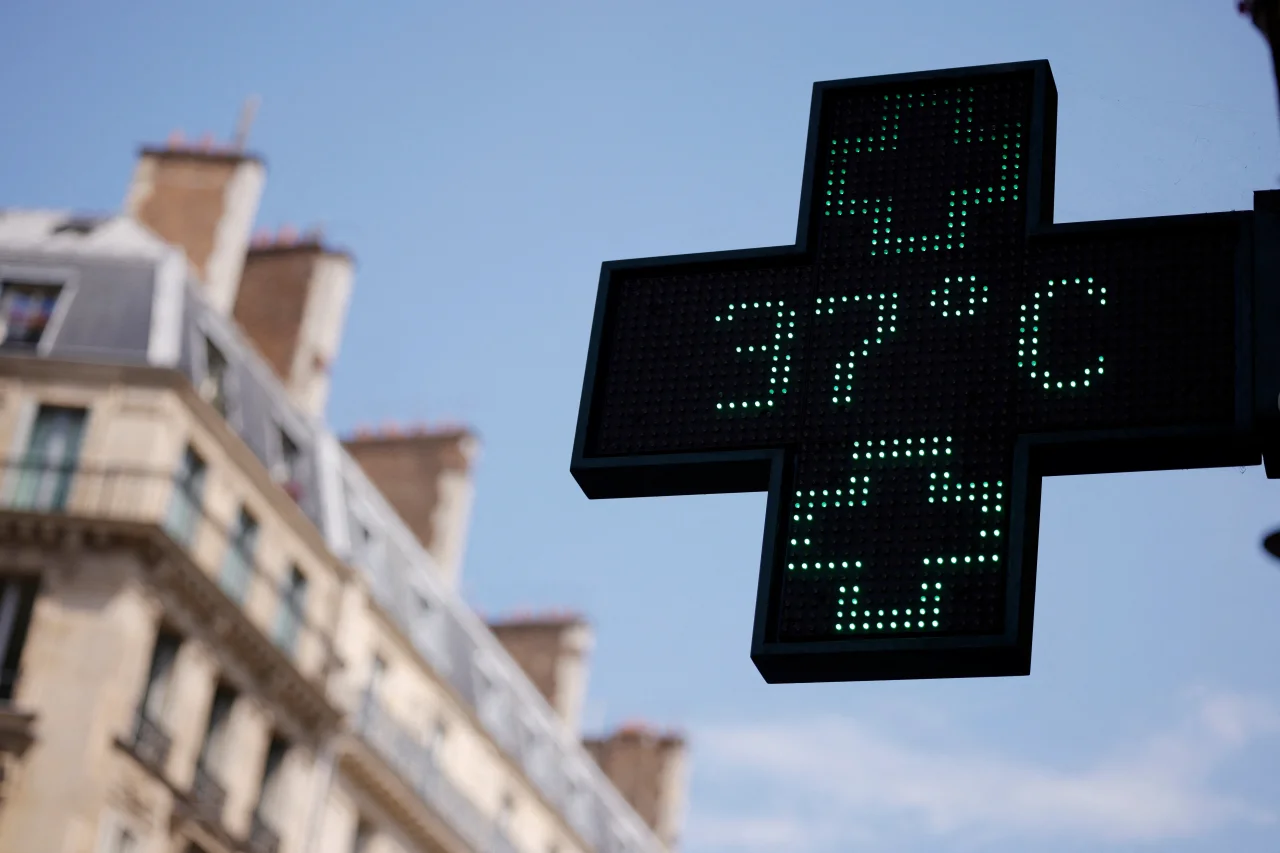 Duas crianças são encontradas mortas dentro de carro durante onda de calor na França