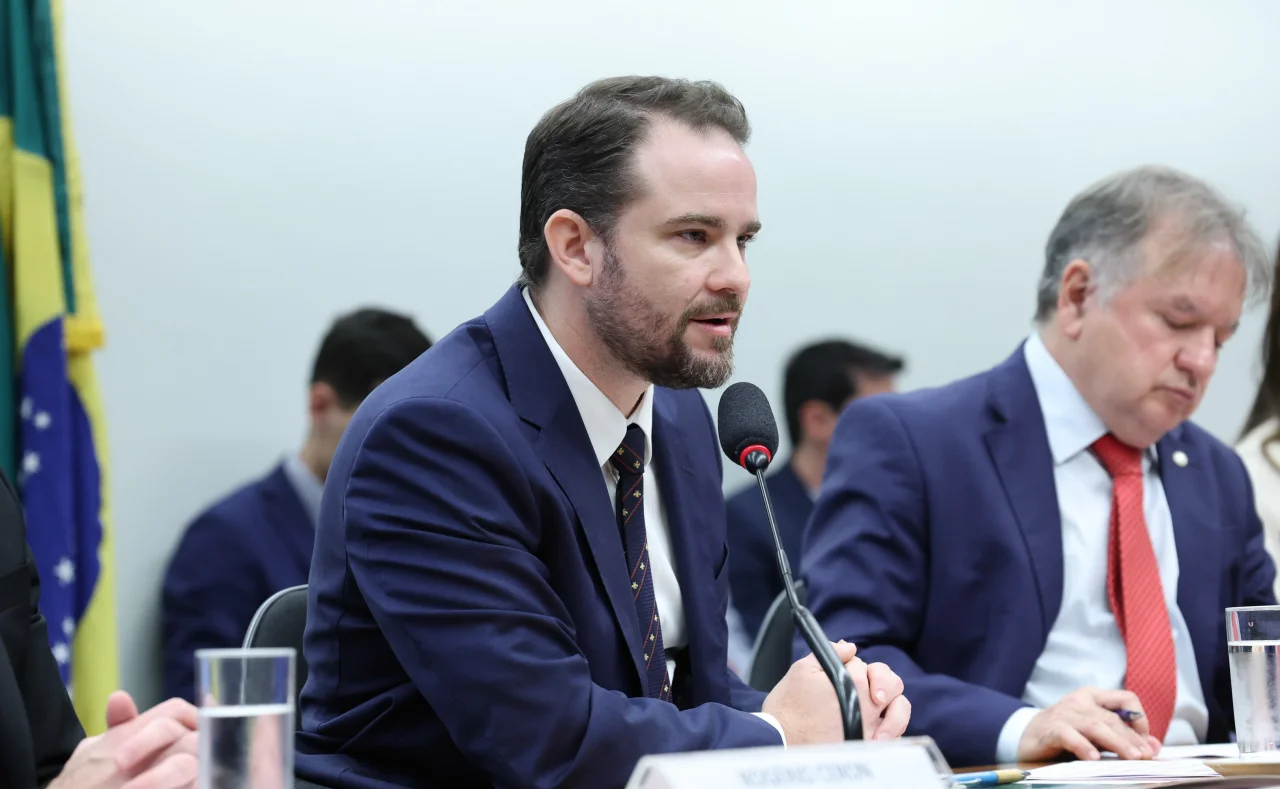 Governo vai propor subir limite do MEI para R$ 130 mil escalonado até 2028, mas afasta corrigir outras faixas do Simples, diz ministro
