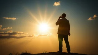 Eclipse solar na Alemanha gera dezenas de consultas médicas por dores nos olhos