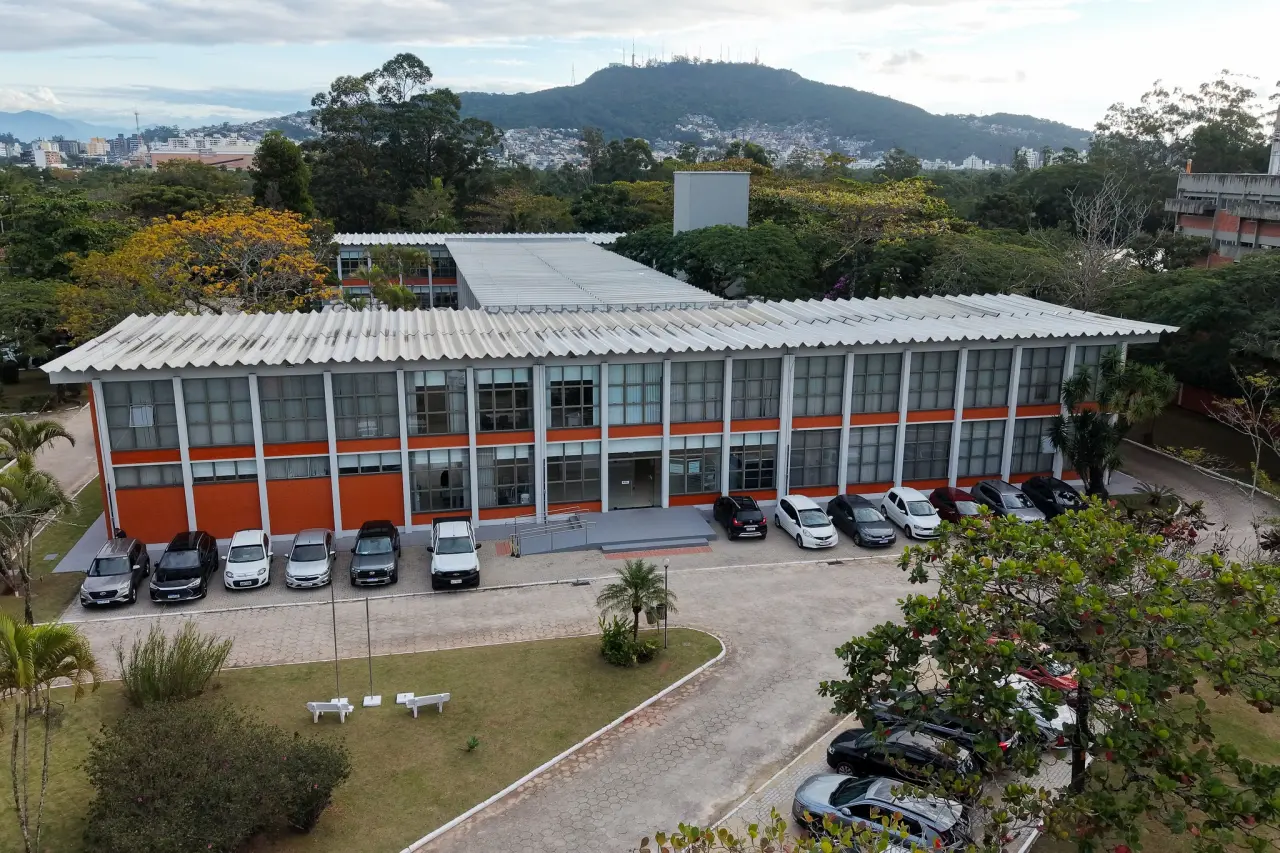 SC tem alteração no horário no serviço público por causa do jogo do Brasil nesta quarta-feira