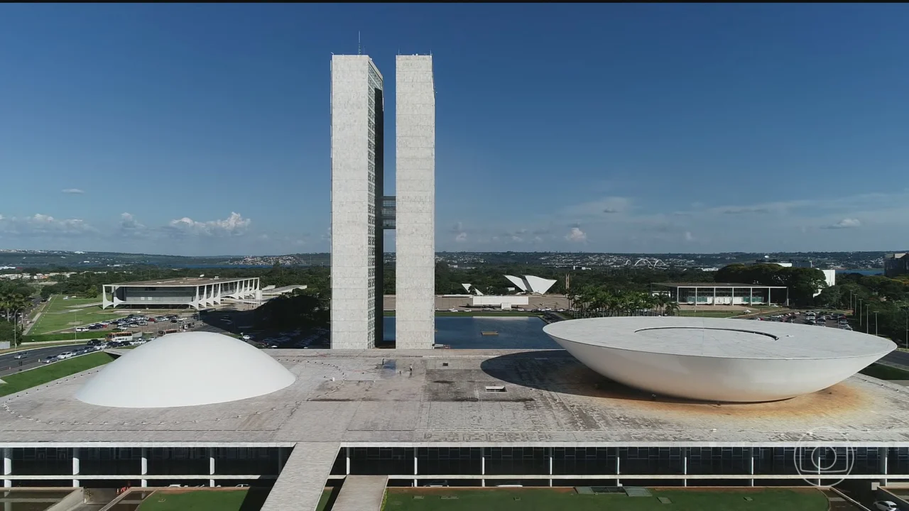 A dez dias do fim do prazo, governo ainda não pagou 10% do valor mínimo de emendas previstas para o 1º semestre