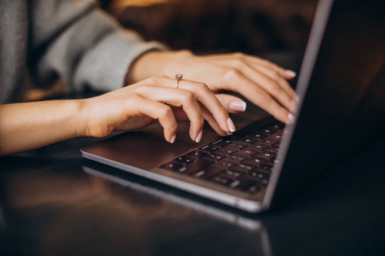Reino Unido anuncia proibição de redes sociais para menores de 16 anos