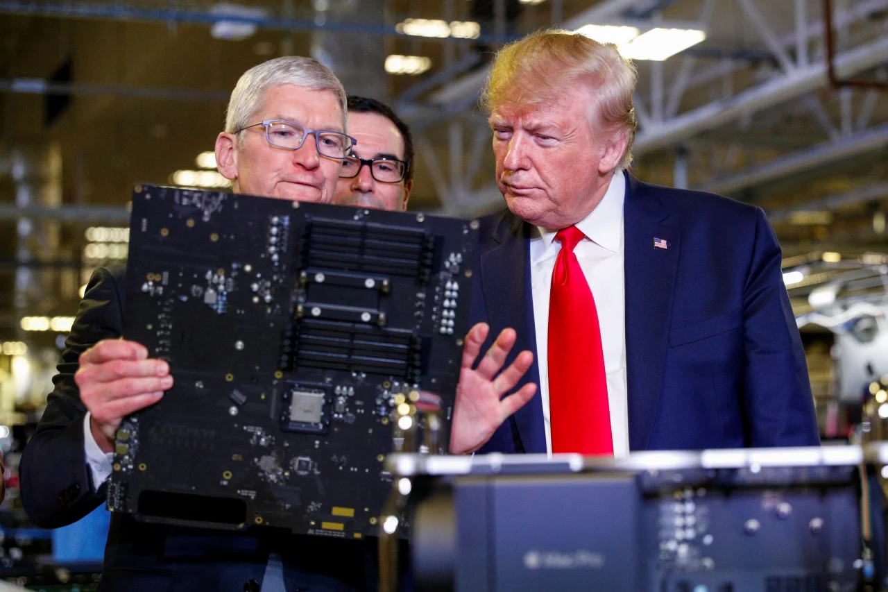 Trump diz que Apple fará chips nos EUA em parceria com a Intel
