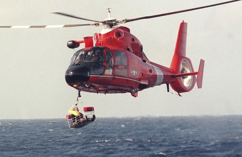 Helicóptero da Guarda Costeira dos EUA cai no Alasca