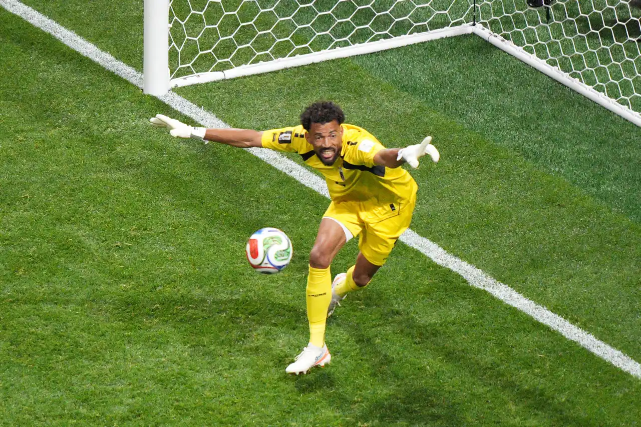 Memes: Vozinha, goleiro de Cabo Verde, diverte nas redes após defesas em jogo contra Espanha; veja reações
