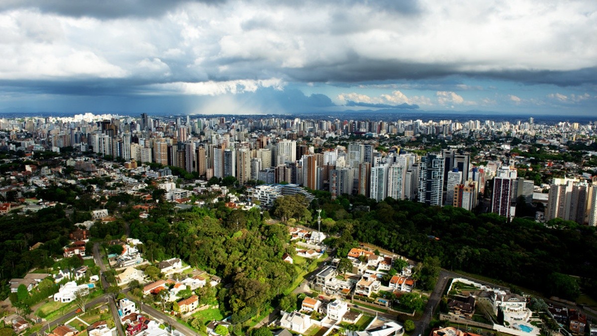 Curitiba não terá ponto facultativo em Brasil x Japão; veja como serviços públicos irão funcionar