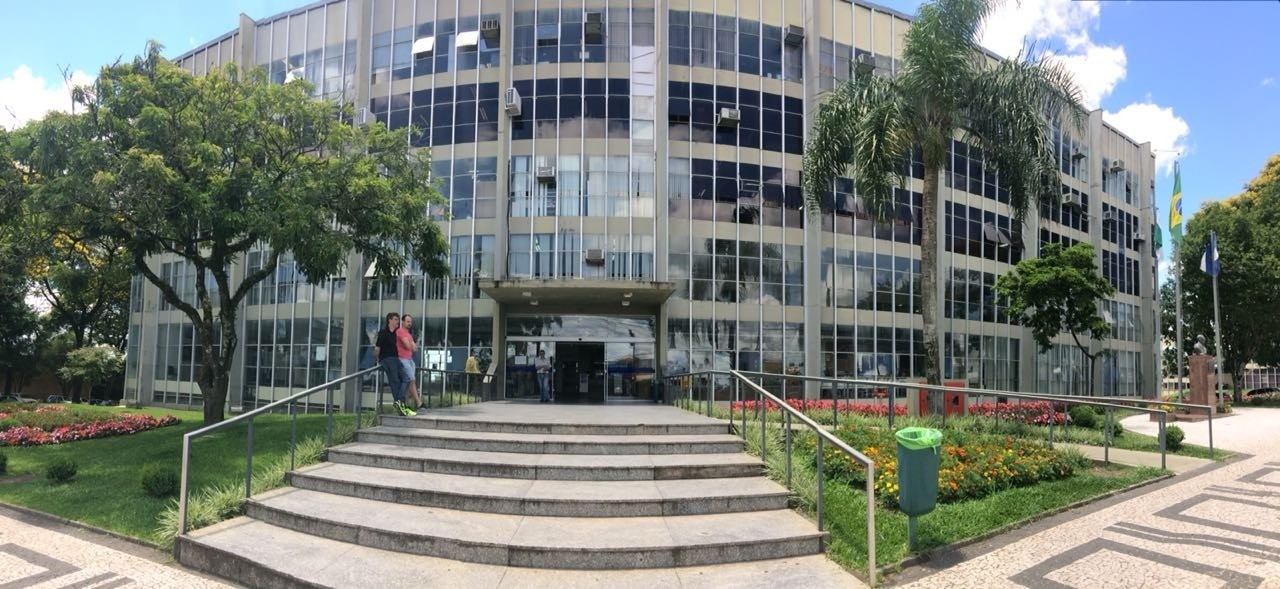 Prefeitura de Ponta Grossa abre concurso público com 158 vagas e salários de até R$ 14,7 mil no Paraná; veja quais
