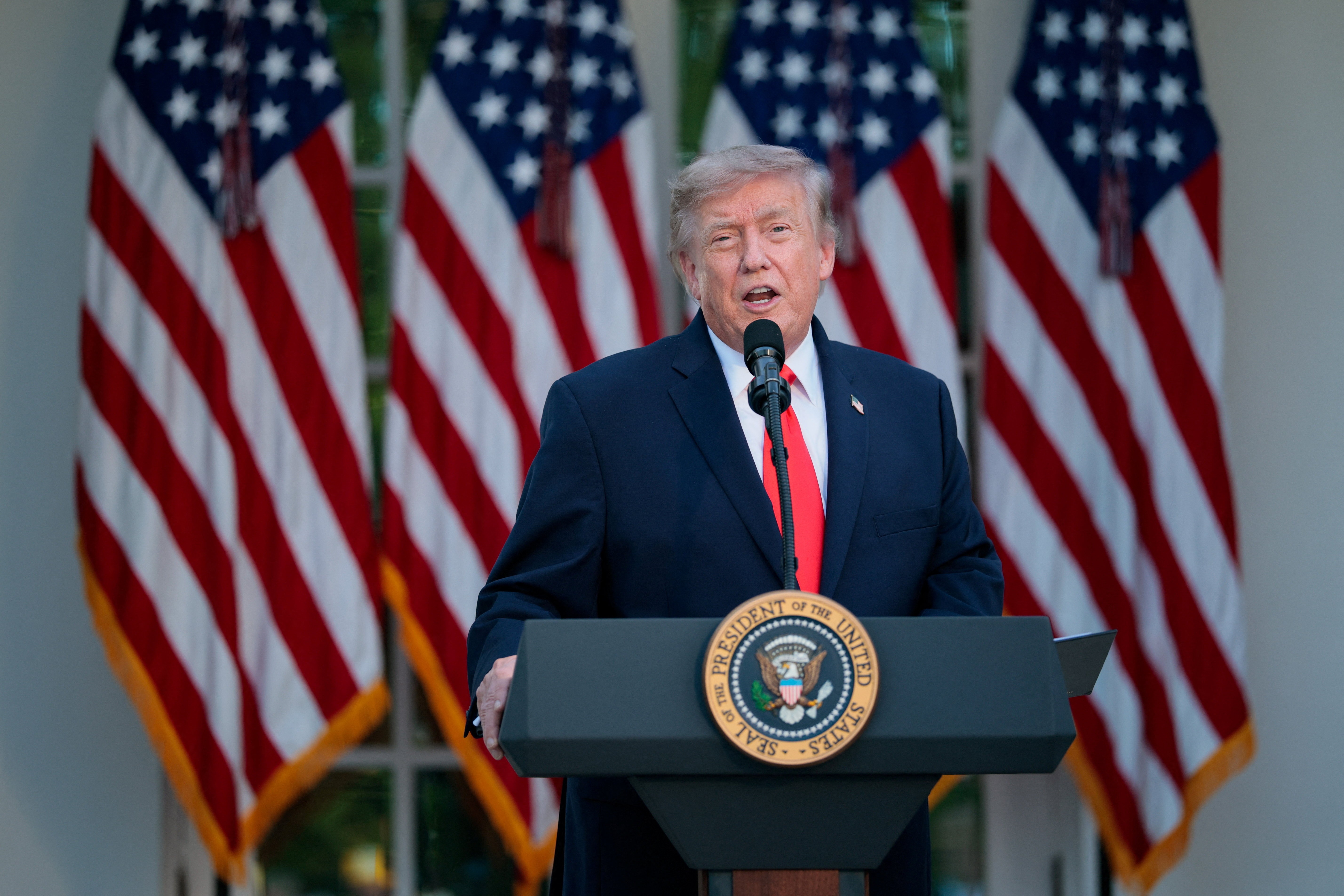 Trump pede que postos de gasolina reduzam preços nos EUA: 'Se não, grandes problemas virão'