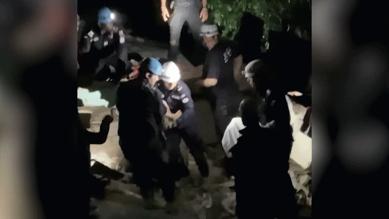 VÍDEO: criança é resgatada com vida de escombros seis dias após terremotos na Venezuela