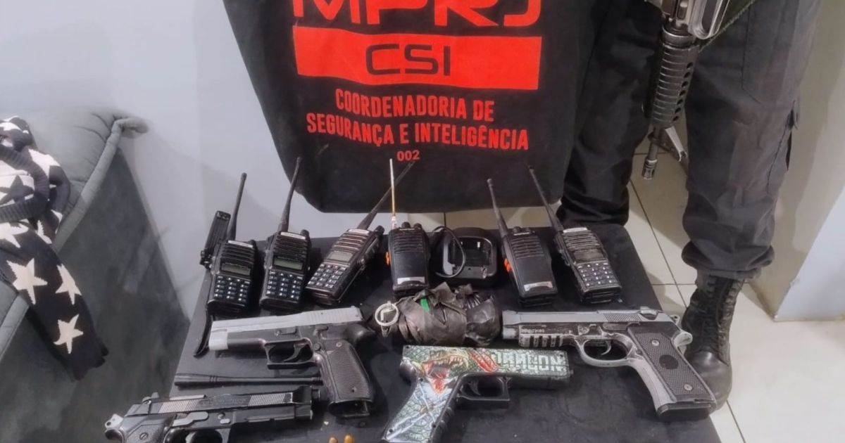 MPRJ denuncia PMs por venda de arma apreendida em operação